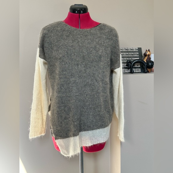 Helmut Lang Sweaters - Helmut Lang Two-Tone Assymmetrical Hem Sweater, EUC